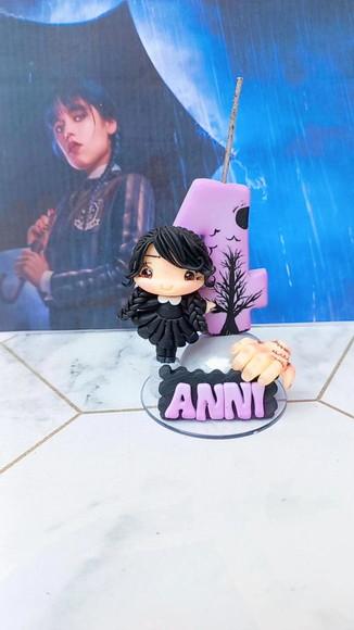Vela Wandinha em Biscuit