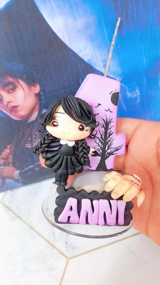 Vela Wandinha em Biscuit