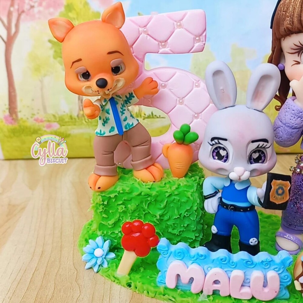 VELA TOPO DE BOLO PERSONALIZADO ZOOTOPIA 2 GAZELLE EM BISCUIT