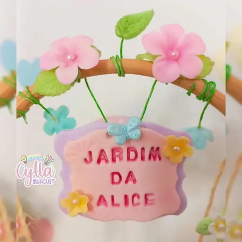 Topo de Bolo Balanço Jardim de Biscuit