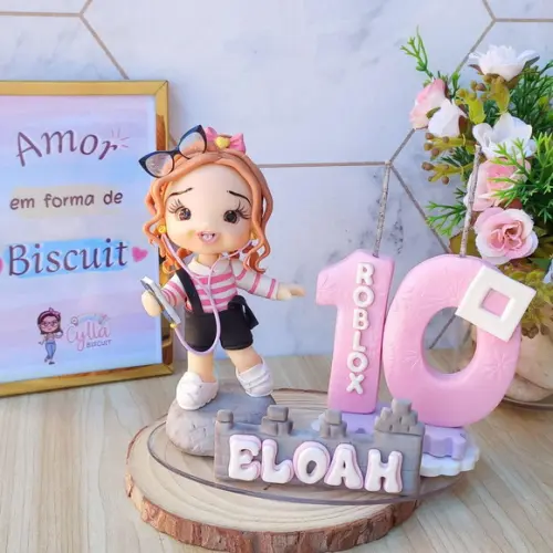 Topo de Bolo Roblox Menina em Biscuit