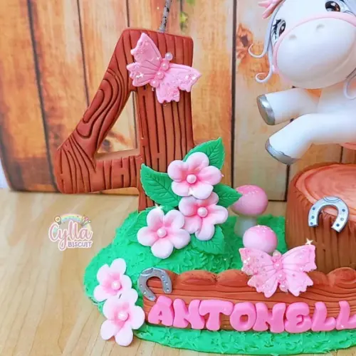 Vela Topo de Bolo Cenário Boiadeira em Biscuit
