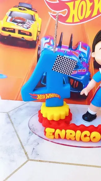 Vela Topo de Bolo Hot Wheels de Biscuit