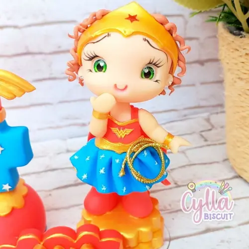 Vela Topo de Bolo Mulher Maravilha em Biscuit