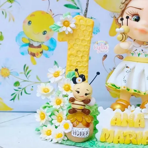 Vela Topo de Bolo Personalizado Abelha em Biscuit