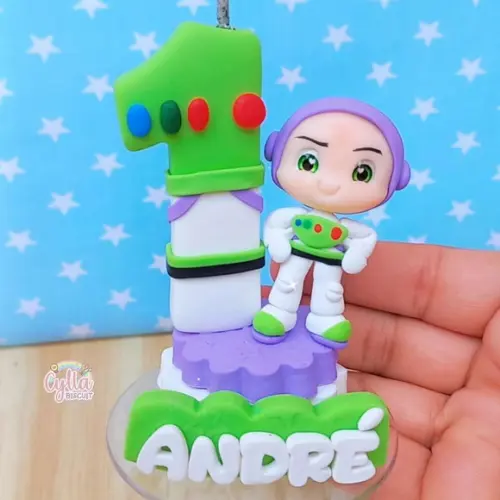 Vela Toy Story Buzz Lightyear em Biscuit