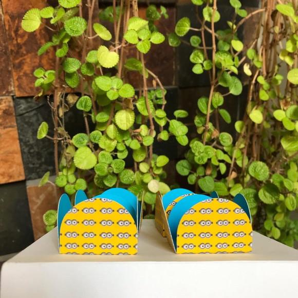 24 Unidades Forminhas e Toppers Minions