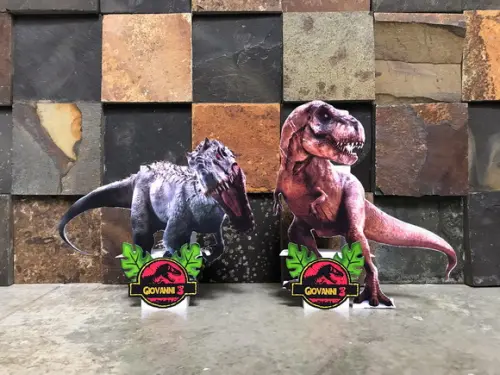 2 Unidades de Display Jurassic World Mundo dos Dinossauros