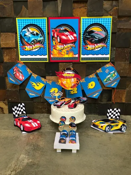 Festa em Casa Hot Wheels Só Um Bolinho
