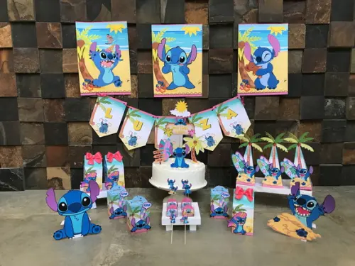 Kit Festas, Stitch