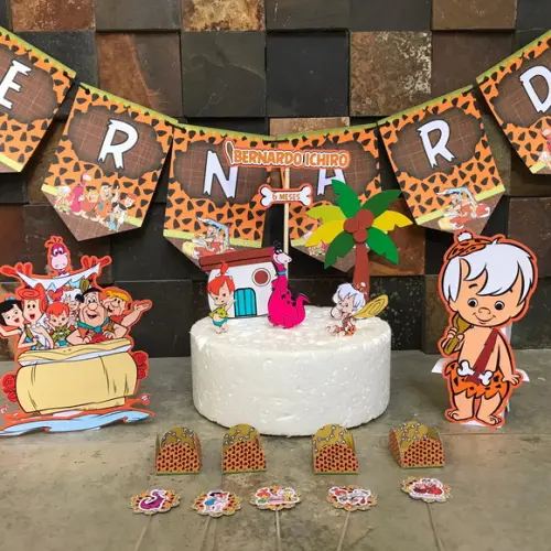 Mesversário Flinstons Festa na Escola