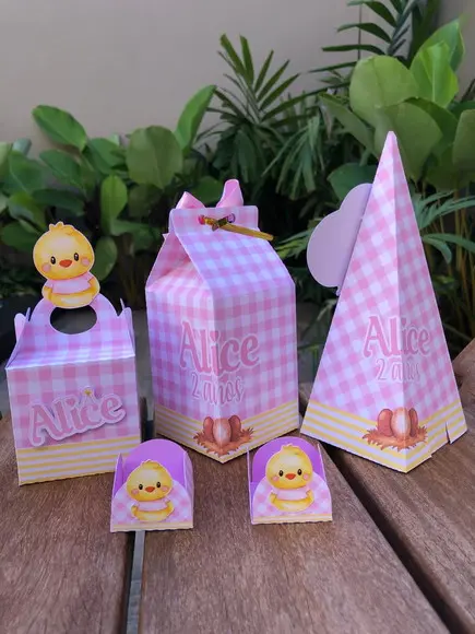 Personalizado Pintinho Amarelinho Menina Rosa