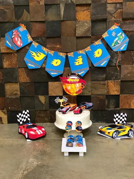 Só Um Bolinho Hot Wheels
