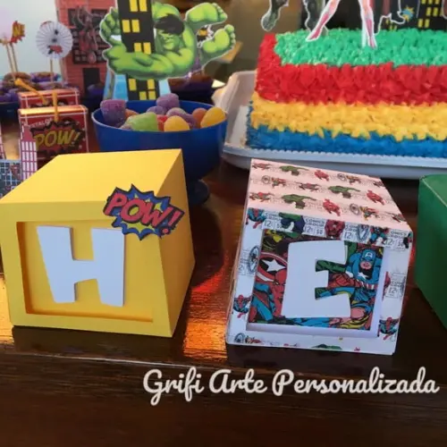 10 Caixinha Cubo com Nome Vingadores Super Heróis