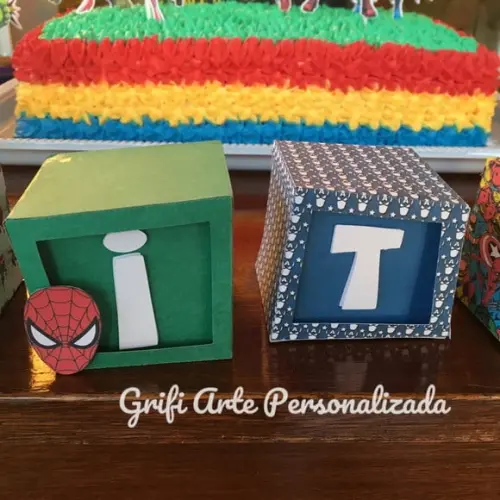 10 Caixinha Cubo com Nome Vingadores Super Heróis