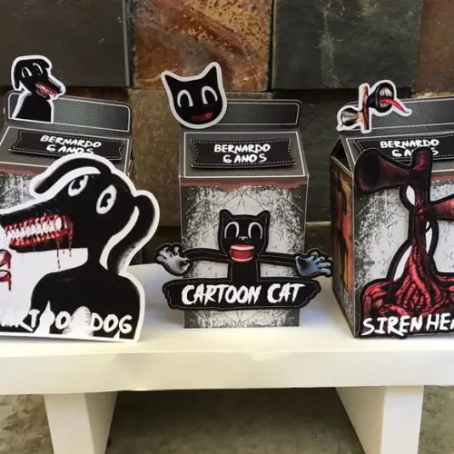 Siren Head, Cartoon Cat e Cartoon Dog