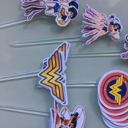100 Unidades Apliques para Topper Mulher Maravilha