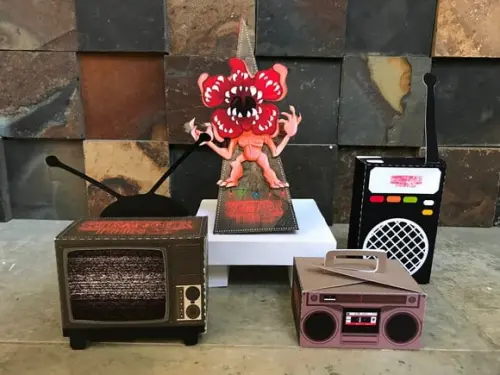 Kit Festas, Strangers Things