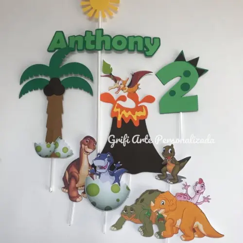 Topo de Bolo Dinossauro Vale Encantado