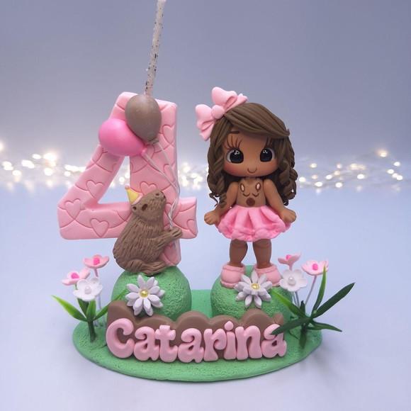 Mini Topo Capivara com Bonequinha Biscuit