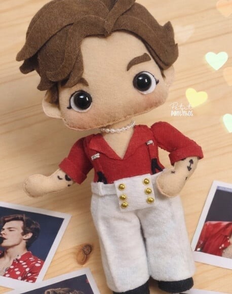 Boneco Harry Styles em Feltro (22cm)