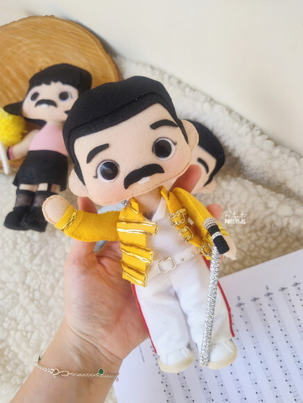Boneco Freddie Mercury em Feltro (valor Unitário) 20cm