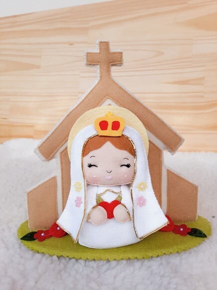 Capelinha com Nossa Senhora de Fátima / Igreja em Feltro