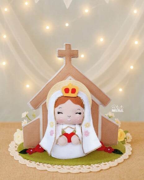 Capelinha com Nossa Senhora de Fátima / Igreja em Feltro