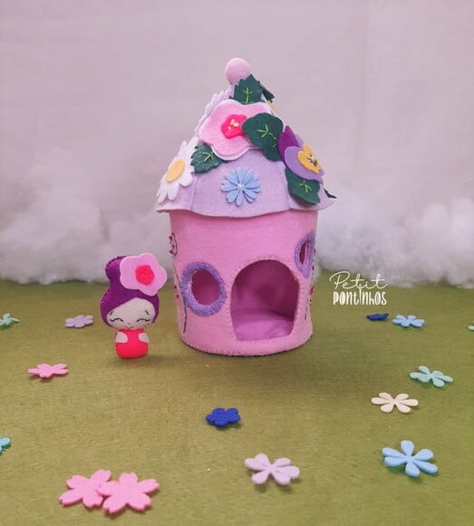Casinha de Boneca em Feltro