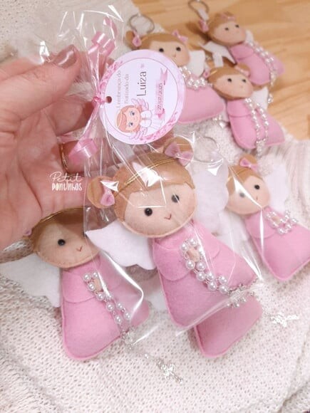 Chaveiro de Anjinha Feltro com Terço e Tag Personalizada