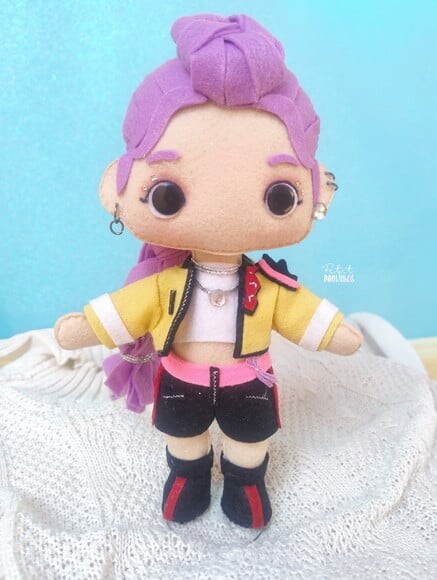 Guerreiras do K-pop em Feltro 20cm (3 Peças)