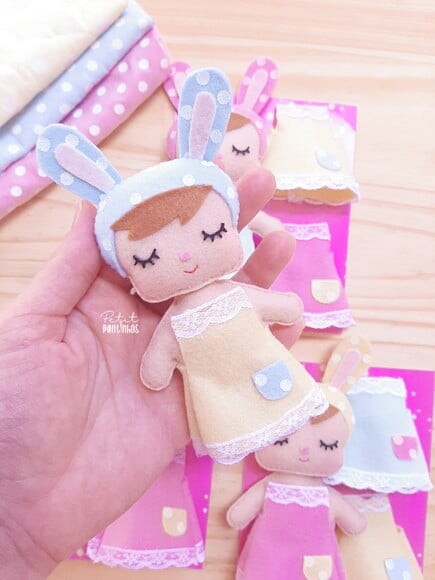 Lembrancinha Metoo Doll Troca de Roupa