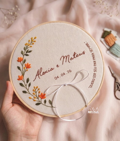 Porta Alianças Bastidor Bordado Floral 20cm