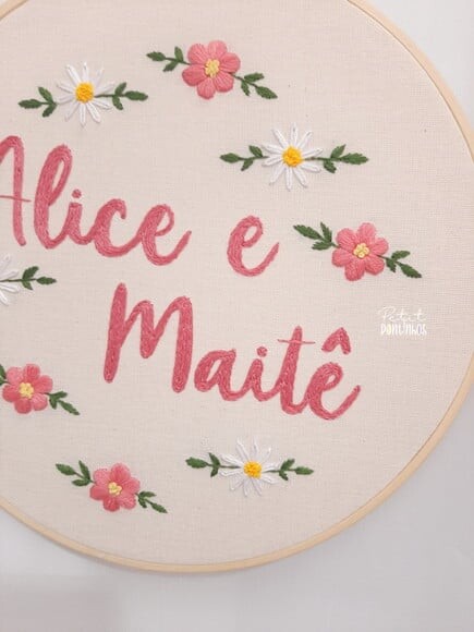 Porta Maternidade Bastidor Magaridas 25cm (2 Nomes)