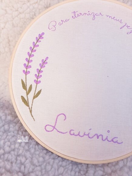 Porta Maternidade Lavanda Bastidor -carimbar os Pezinhos