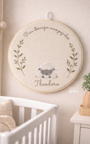 Quadro Bastidor Porta Maternidade Ovelinha