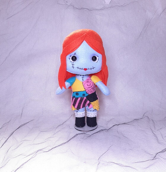 Sally em Feltro 19cm