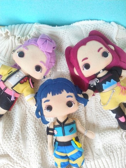 Guerreiras do K-pop em Feltro 20cm (3 Peças)