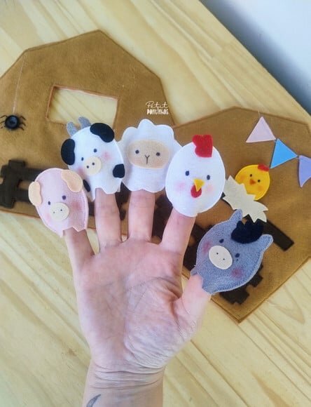 Mini Quiet Book Fazendinha com Dedoches