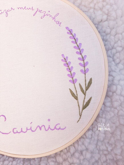 Porta Maternidade Lavanda Bastidor -carimbar os Pezinhos
