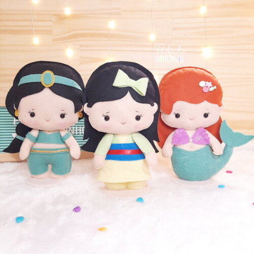 Princesas em Feltro Kit (14 Princesas) 20cm