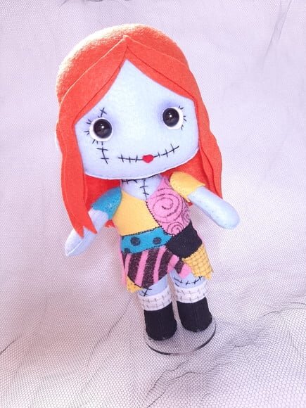 Sally em Feltro 19cm
