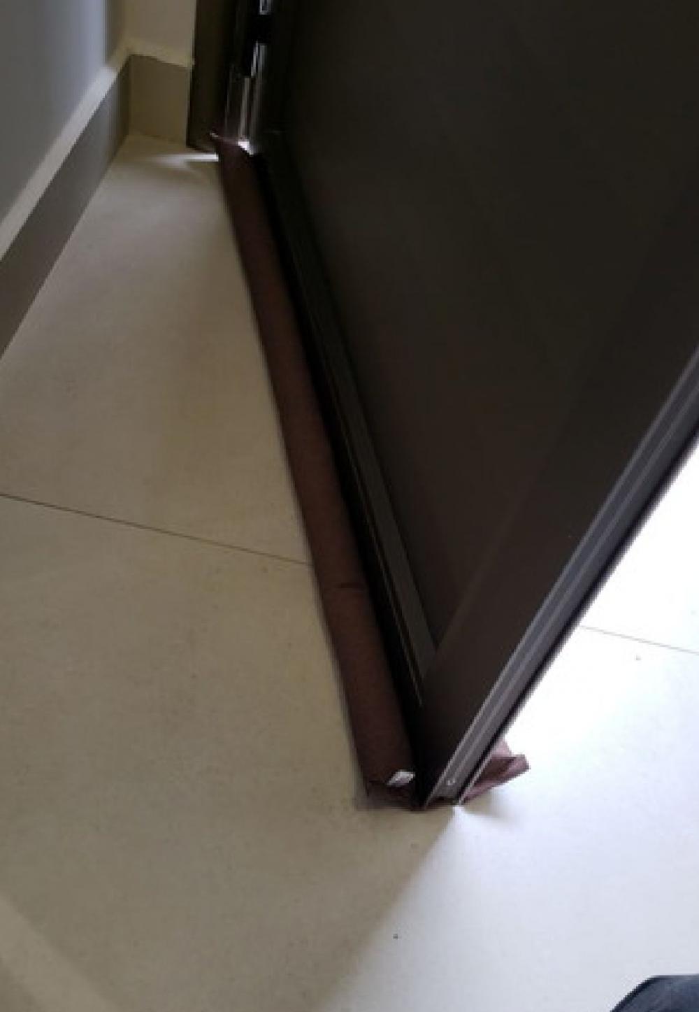 Protetor Duplo impermeável de porta 82cm x 3,5 espessura