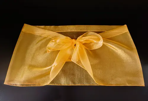 Echarpe Modelo Bolero Amarelo Ouro Busto 99cm