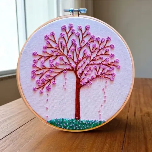Ipê Roxo Bordado á mão em bastidor decoração presente afetiv