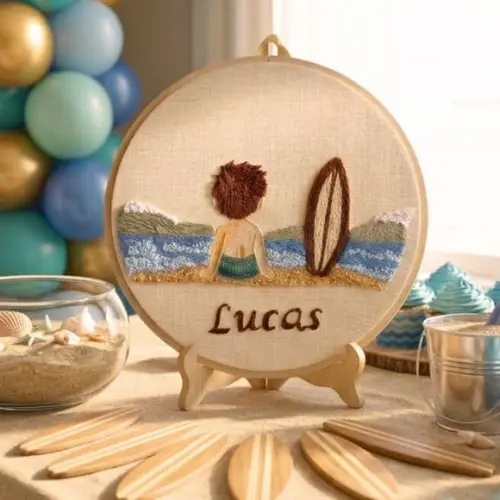 Porta Maternidade Menino Surfista Bordado Personalizado 🌊🏄?