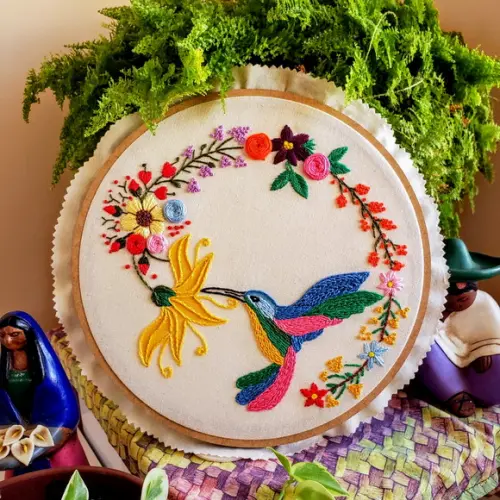 Quadro Bastidor Bordado à mão Beija-flor