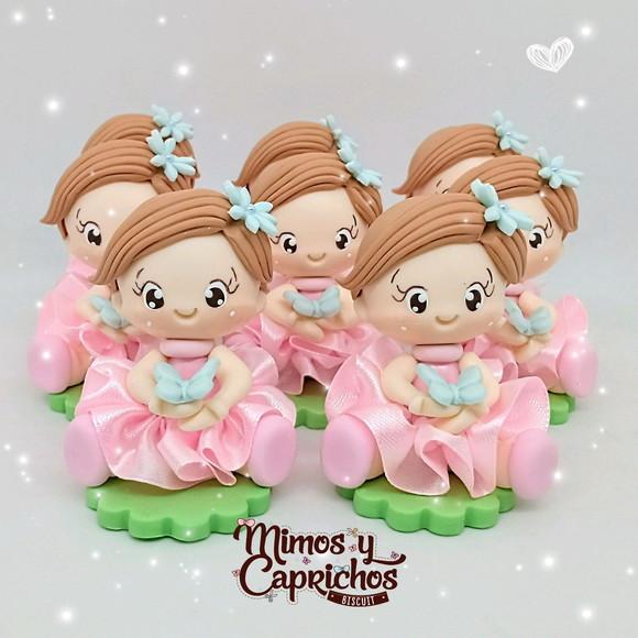 Aplique menina no jardim