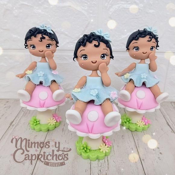 Aplique Menina no Cogumelo Jardim