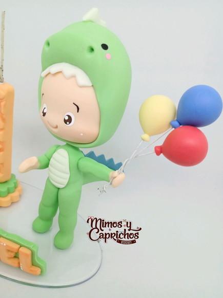 Topo personalizado Menino Dino 15 cm